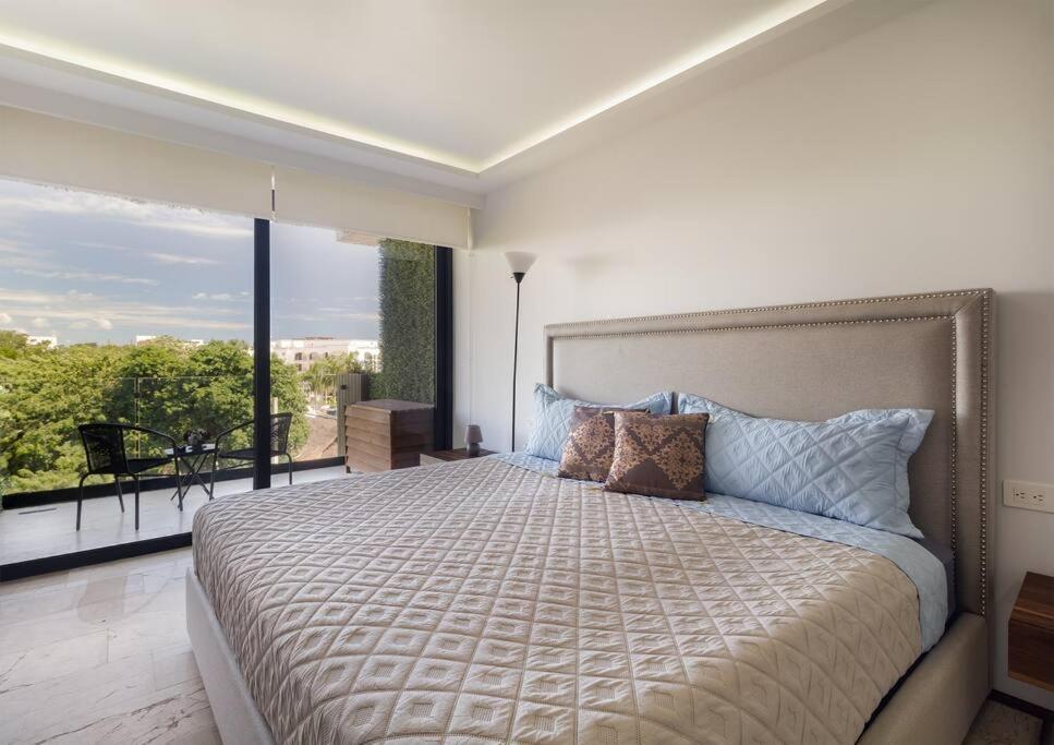 Studio, Sea Views